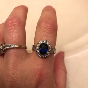 Beautiful dark blue oval ring